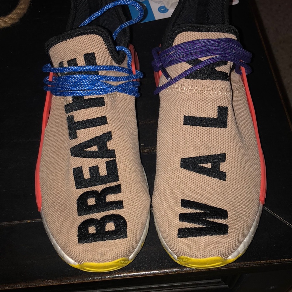 Pharrell breathe walk Addias size 8